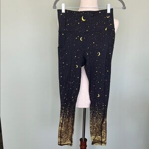 NWOT Maven Thread Black and Gold Starry Leggings